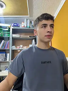 AdrianRinaldi online show from April 25, 2026, 2:03 pm