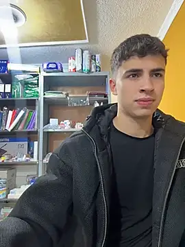 AdrianRinaldi online show from May 4, 2026, 1:51 pm