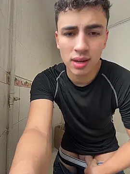 AdrianRinaldi online show from May 6, 2026, 2:11 pm