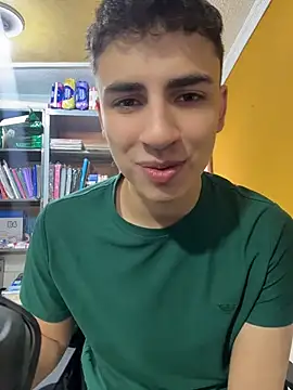 AdrianRinaldi online show from May 20, 2026, 2:01 pm