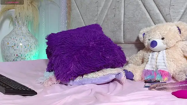 Snapshot of Carolinagarcia12345 chatting on April 11, 2026, 7:45 am Carolinagarcia12345 online show from April 11, 2026, 7:45 am