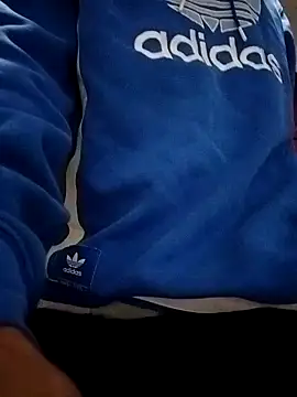 Snapshot of santiidamm chatting on March 3, 2026, 7:03 am santiidamm online show from March 3, 2026, 7:03 am