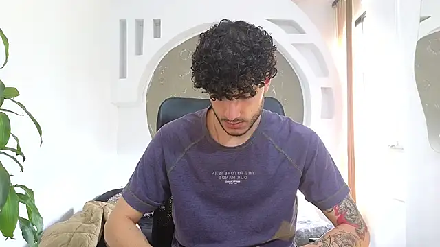 Rafael Mendezz online show from September 30, 2025, 8:25 pm