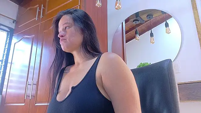 Jennifer Vega1 online show from May 6, 2026, 8:25 pm