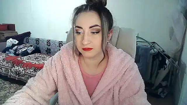 Snapshot of FlySunny4 chatting on November 7, 2025, 6:13 am FlySunny4 online show from November 7, 2025, 6:13 am