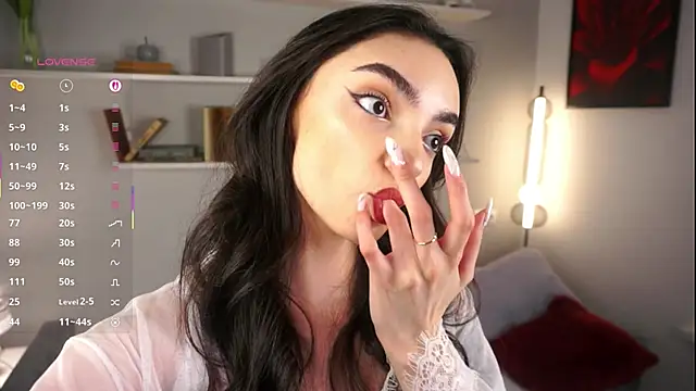 Morena Dolce online show from September 17, 2025, 4:47 am