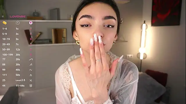 Morena Dolce online show from October 6, 2025, 5:27 am