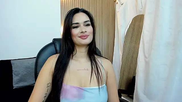 Hannah Brookss1 online show from October 27, 2025, 2:54 pm