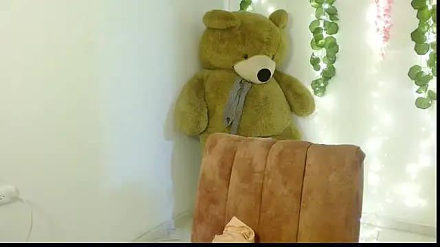 lucy1609 online show from September 10, 2025, 8:31 pm
