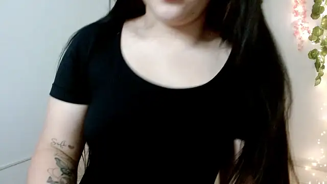 lucy1609 online show from October 25, 2025, 7:52 pm