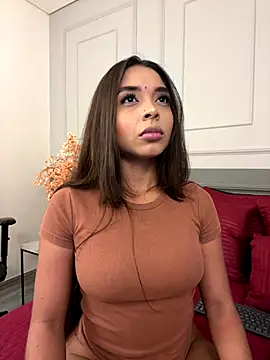 Snapshot of AnnyVega_ chatting on October 14, 2025, 9:48 pm AnnyVega online show from October 14, 2025, 9:48 pm