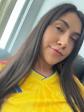 miel latina online show from June 21, 2026, 8:55 pm