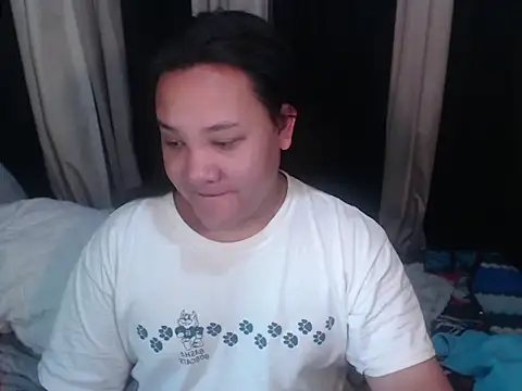 Snapshot of Hotcum_ella chatting on April 15, 2026, 2:51 am Hotcum ella online show from April 15, 2026, 2:51 am