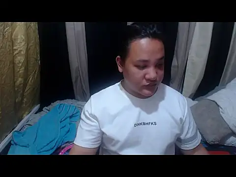 Snapshot of Hotcum_ella chatting on April 16, 2026, 11:11 am Hotcum ella online show from April 16, 2026, 11:11 am