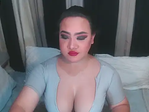 Snapshot of Hotcum_ella chatting on April 19, 2026, 11:20 am Hotcum ella online show from April 19, 2026, 11:20 am