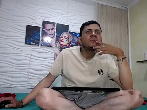 Snapshot of afroditoo chatting on October 7, 2025, 9:45 pm afroditoo online show from October 7, 2025, 9:45 pm