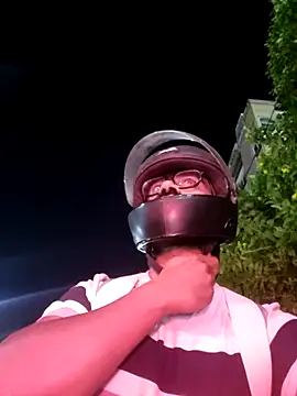 Snapshot of YoursThickDick chatting on September 24, 2025, 3:59 pm YoursThickDick online show from September 24, 2025, 3:59 pm