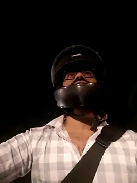 Snapshot of YoursThickDick chatting on October 10, 2025, 4:39 pm YoursThickDick online show from October 10, 2025, 4:39 pm