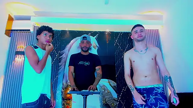 Extreme boys online show from September 23, 2025, 8:17 am