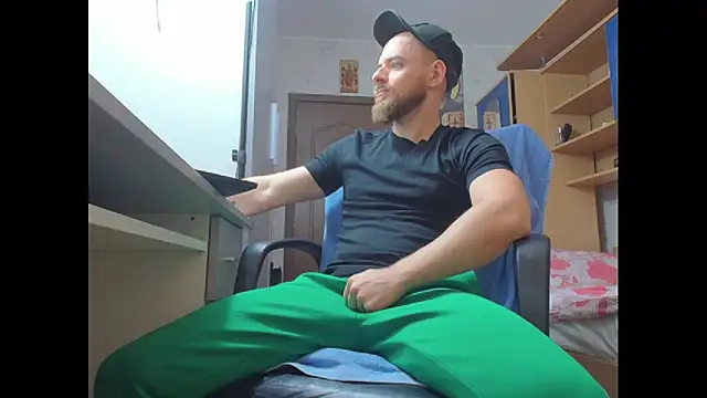 Snapshot of JaceBlaze chatting on October 3, 2025, 4:31 am JaceBlaze online show from October 3, 2025, 4:31 am