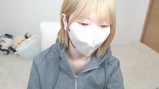 Snapshot of yuna_rin chatting on February 15, 2026, 4:20 am yuna rin online show from February 15, 2026, 4:20 am