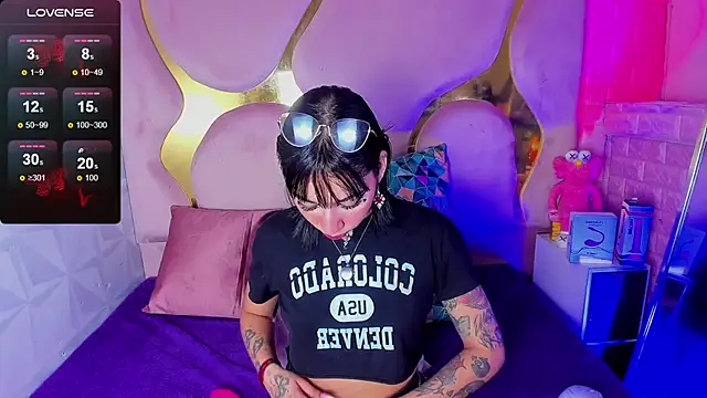 Niina Sissy online show from February 2, 2026, 2:43 am