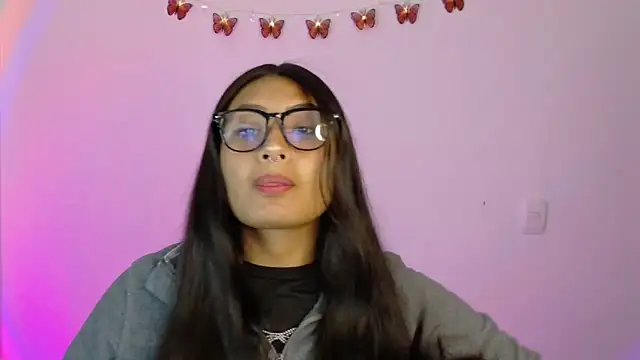 Snapshot of Linda_andrew chatting on March 31, 2026, 4:18 pm Linda andrew online show from March 31, 2026, 4:18 pm