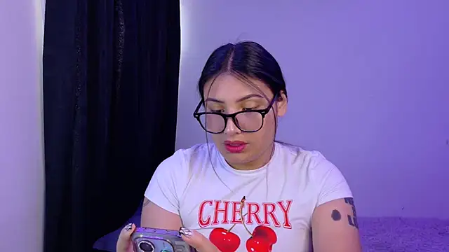 Snapshot of Linda_andrew chatting on April 15, 2026, 4:47 pm Linda andrew online show from April 15, 2026, 4:47 pm