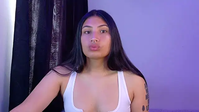 Snapshot of Linda_andrew chatting on June 17, 2026, 3:46 pm Linda andrew online show from June 17, 2026, 3:46 pm