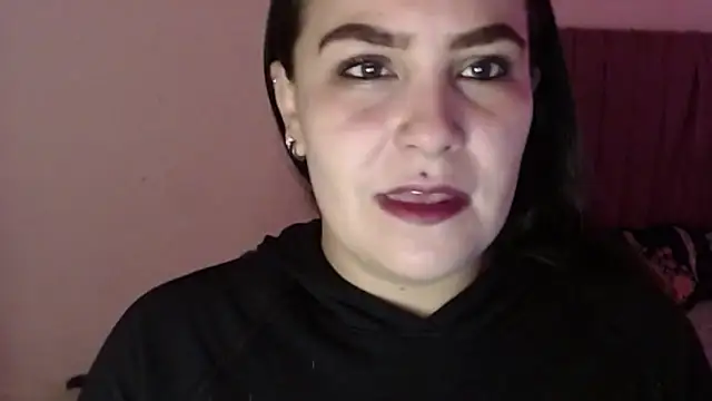 Snapshot of Salma_deep chatting on September 17, 2025, 3:35 pm Salma deep online show from September 17, 2025, 3:35 pm