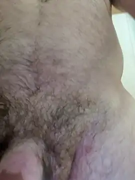 Snapshot of Lewisbbb chatting on December 19, 2025, 11:01 pm Lewisbbb online show from December 19, 2025, 11:01 pm