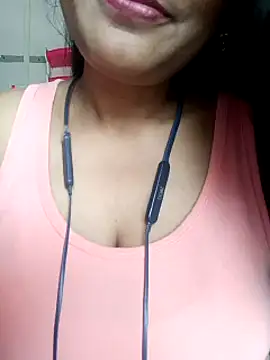 Snapshot of Love-pari09 chatting on September 9, 2025, 6:46 am Love-pari09 online show from September 9, 2025, 6:46 am