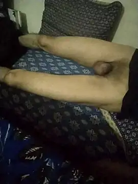 Snapshot of moroooooooo12 chatting on October 26, 2025, 10:10 am moroooooooo12 online show from October 26, 2025, 10:10 am