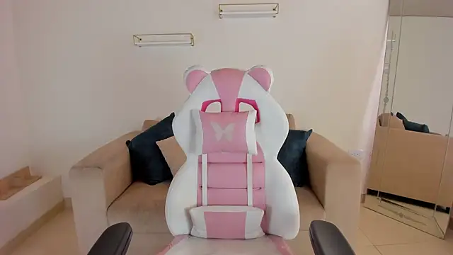 Snapshot of april_smiith chatting on September 24, 2025, 2:20 pm april smiith online show from September 24, 2025, 2:20 pm