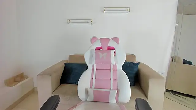 Snapshot of april_smiith chatting on October 3, 2025, 12:13 pm april smiith online show from October 3, 2025, 12:13 pm