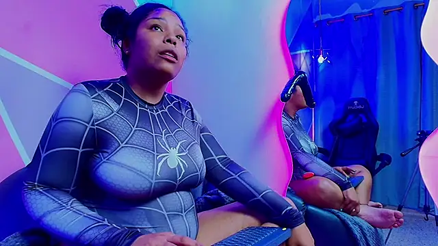 Snapshot of naomi_campbel_ chatting on October 15, 2025, 1:55 pm naomi campbel  online show from October 15, 2025, 1:55 pm