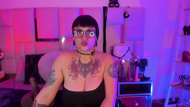 Violett Novoa online show from December 19, 2025, 7:21 pm