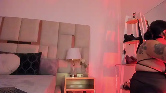 Violett Novoa online show from February 7, 2026, 8:34 pm