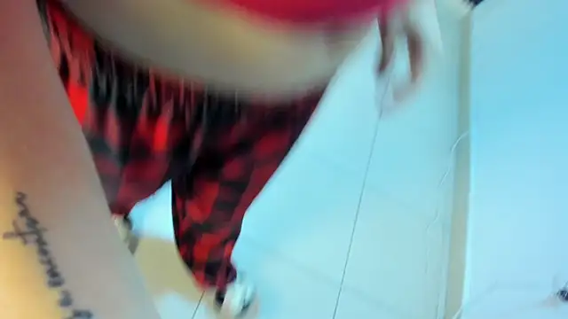 Snapshot of Megan_Sweetas chatting on November 9, 2025, 2:21 am Megan Sweetas online show from November 9, 2025, 2:21 am