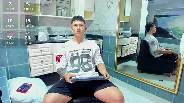 Snapshot of Thomas_moon chatting on September 30, 2025, 11:26 am Thomas moon online show from September 30, 2025, 11:26 am