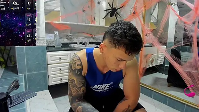 Snapshot of Thomas_moon chatting on October 9, 2025, 12:03 pm Thomas moon online show from October 9, 2025, 12:03 pm