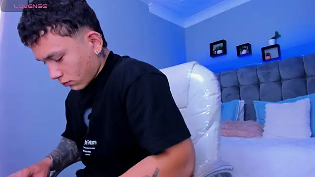 Thomas moon online show from December 4, 2025, 1:31 pm