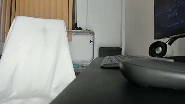 zincky2006 online show from March 5, 2026, 9:22 pm