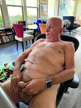 Snapshot of jimmy94595 chatting on December 2, 2025, 9:43 pm jimmy94595 online show from December 2, 2025, 9:43 pm