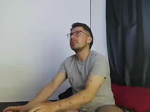 Snapshot of Letorres96 chatting on April 14, 2026, 4:07 am Letorres96 online show from April 14, 2026, 4:07 am