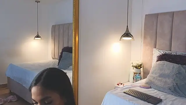 Snapshot of arianaa_miller_ chatting on October 4, 2025, 7:56 pm arianaa miller  online show from October 4, 2025, 7:56 pm