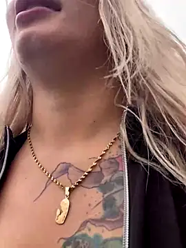 Snapshot of YouCandiSumisa chatting on September 26, 2025, 6:23 pm YouCandiSumisa online show from September 26, 2025, 6:23 pm