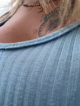 Snapshot of YouCandiSumisa chatting on October 6, 2025, 6:27 pm YouCandiSumisa online show from October 6, 2025, 6:27 pm