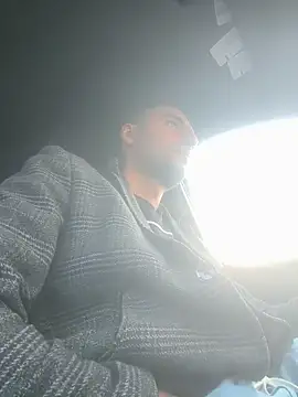 Torissimo92 online show from December 5, 2025, 8:23 am