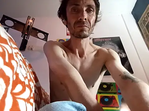 Snapshot of githot chatting on October 16, 2025, 8:48 am githot online show from October 16, 2025, 8:48 am